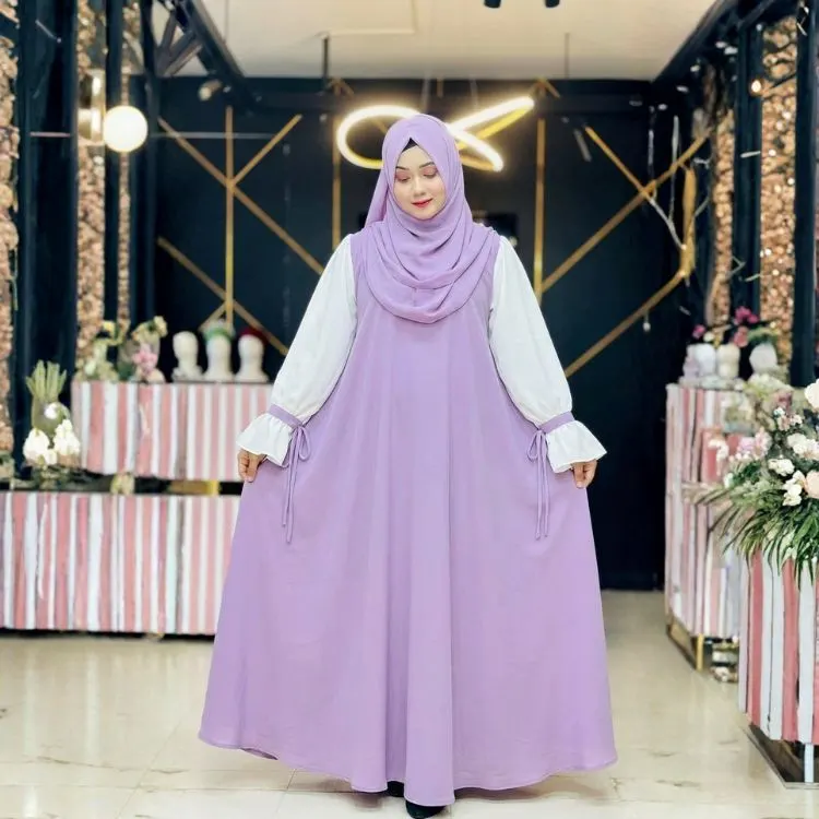 Snidha Cherry Fabric Contrast Sleeve Burqa
